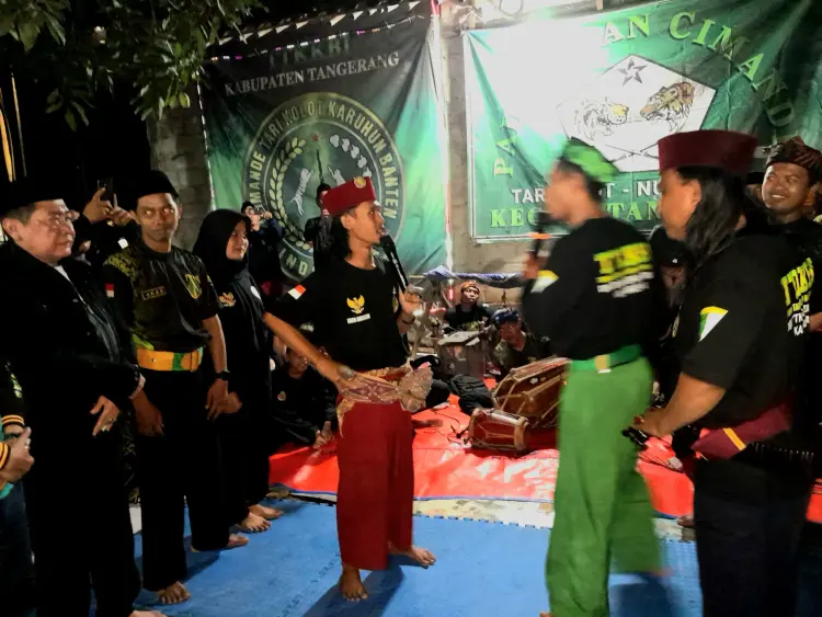 Meriahkan Silaturahmi, DPW II TTKKBI Kabupaten Tangerang Suguhkan Tradisi Palang Pintu ttkkbi-tangerang